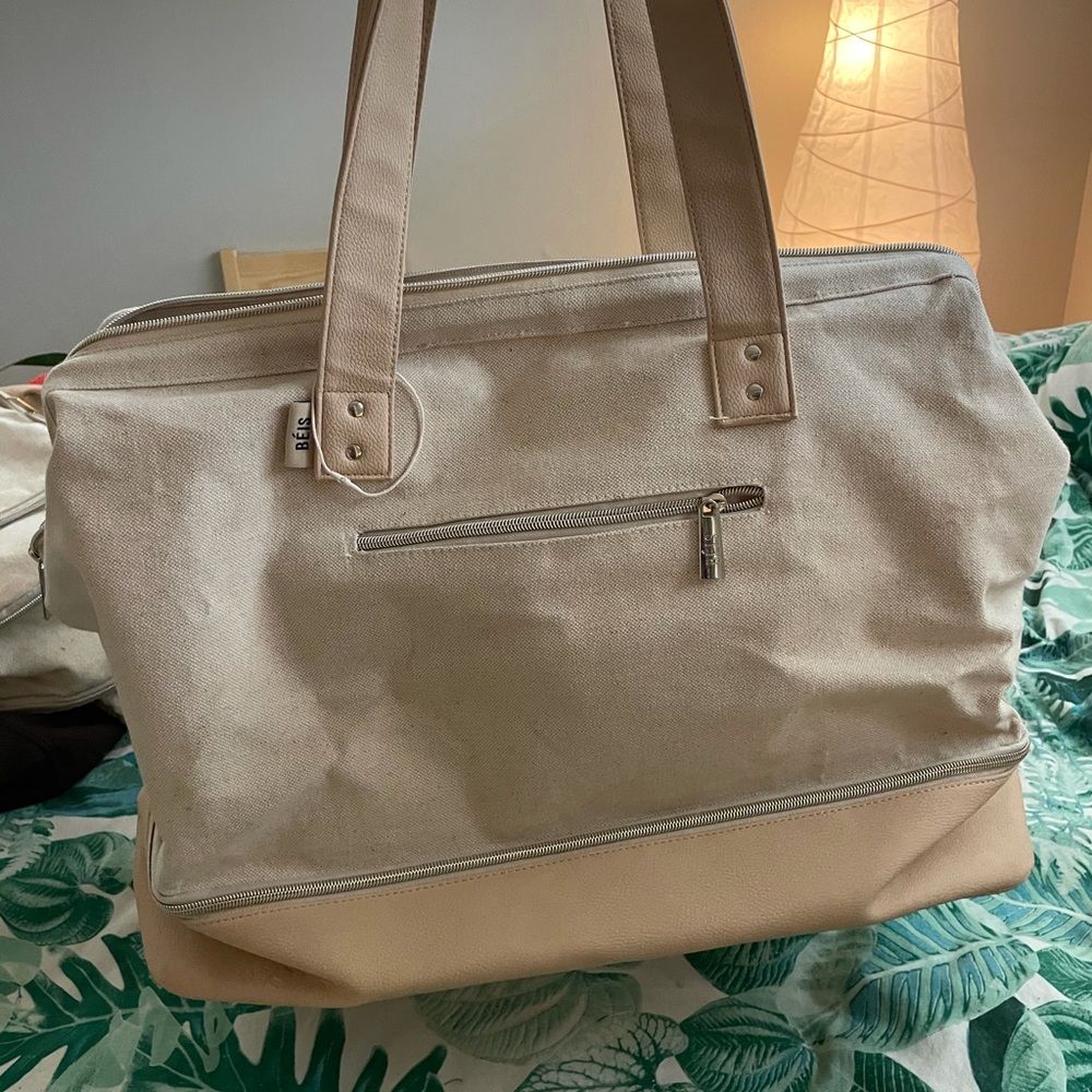 Beis the weekender beige